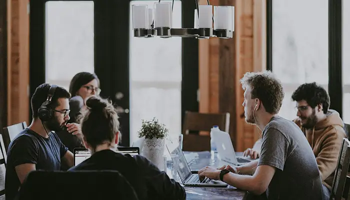 Jóvenes profesionales en la gestión de datos